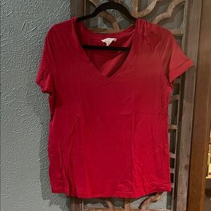 Stretchy Red Vneck tee